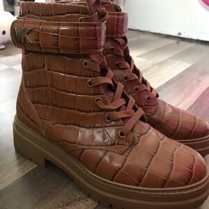 MICHAEL KORS BROWN LEATHER CROCODILE COMBAT BOOTS